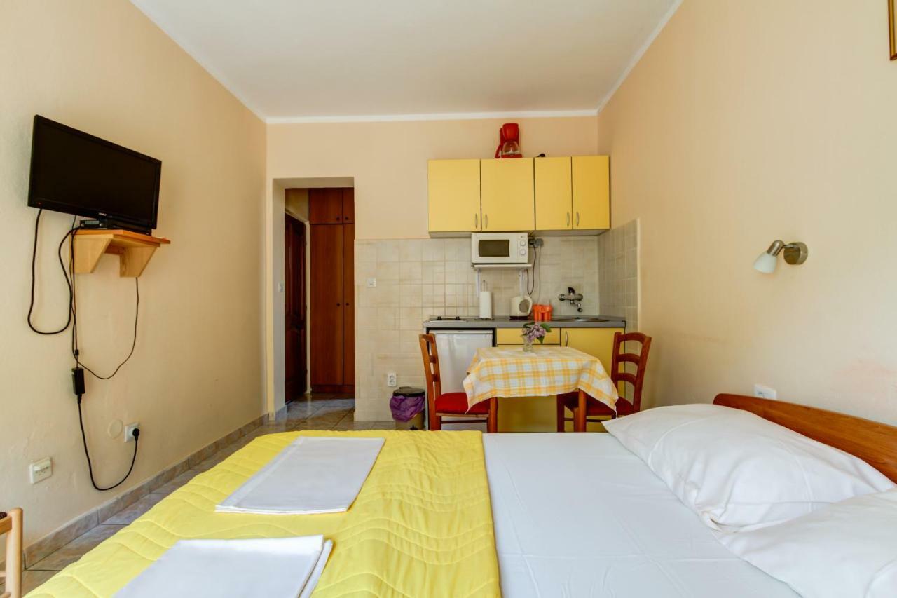 Apartmani Vesna Τίβατ Εξωτερικό φωτογραφία