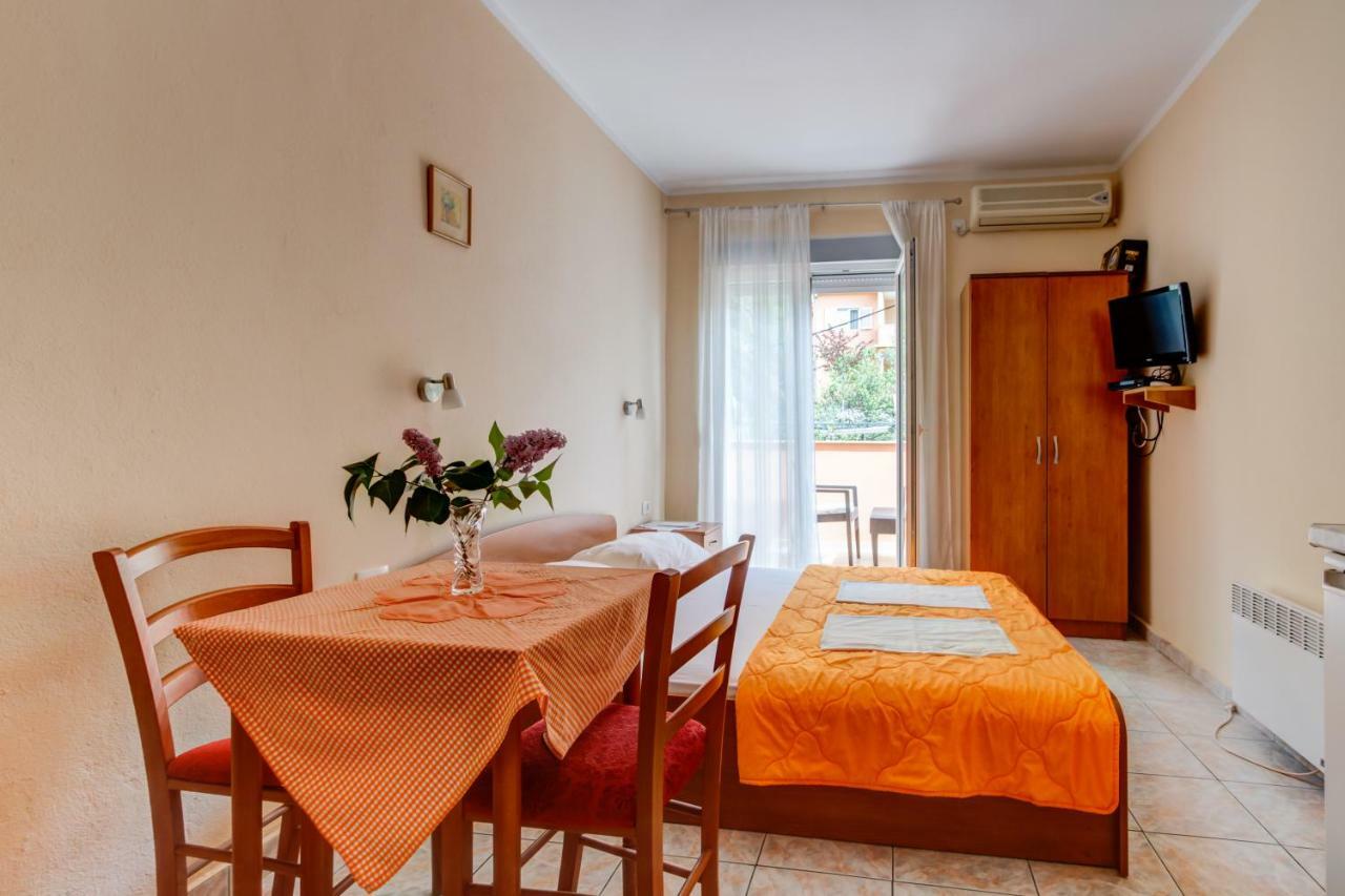 Apartmani Vesna Τίβατ Εξωτερικό φωτογραφία