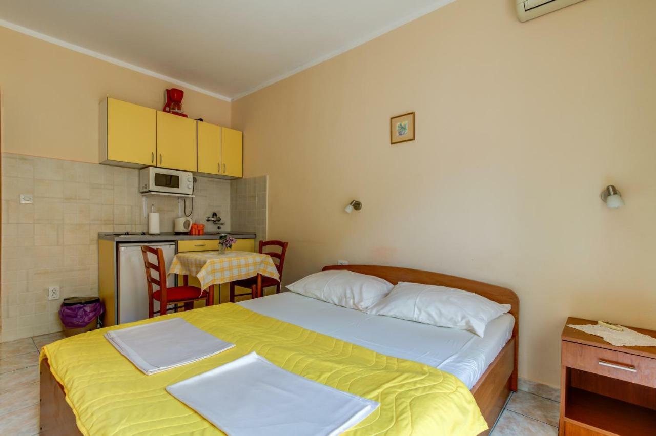 Apartmani Vesna Τίβατ Εξωτερικό φωτογραφία